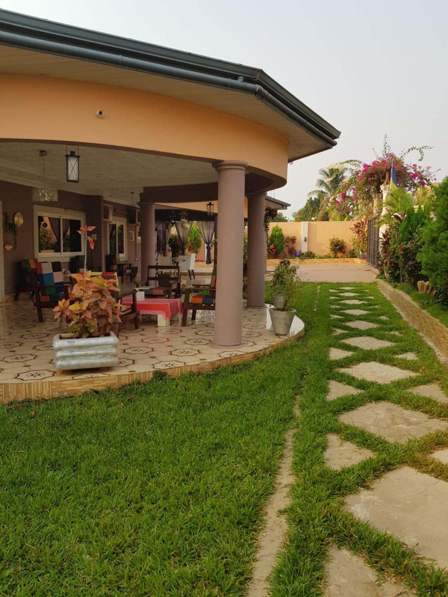 Nana Adu Guest House Koforidua المظهر الخارجي الصورة