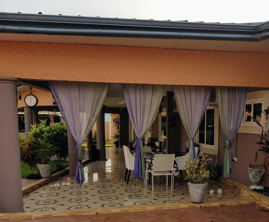 Nana Adu Guest House Koforidua المظهر الخارجي الصورة